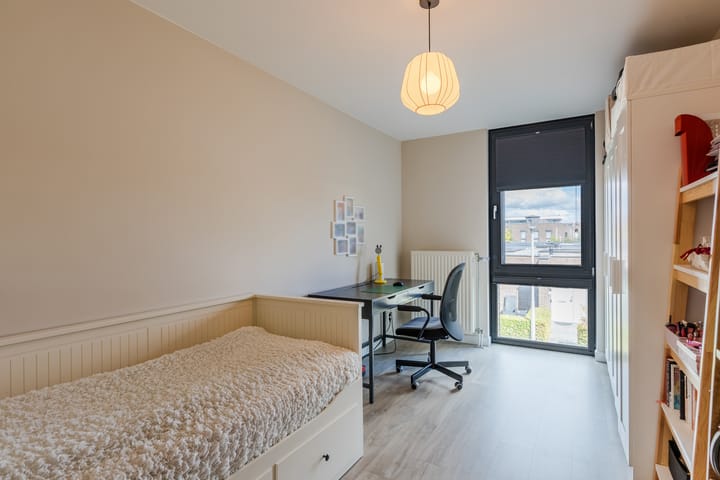 Photo 14 of Waardenburgstraat 88