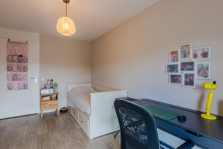 Photo 15 of Waardenburgstraat 88