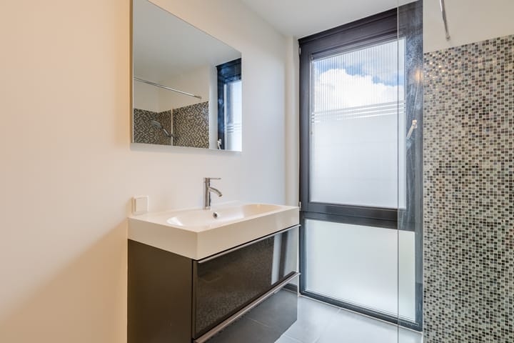 Photo 18 of Waardenburgstraat 88