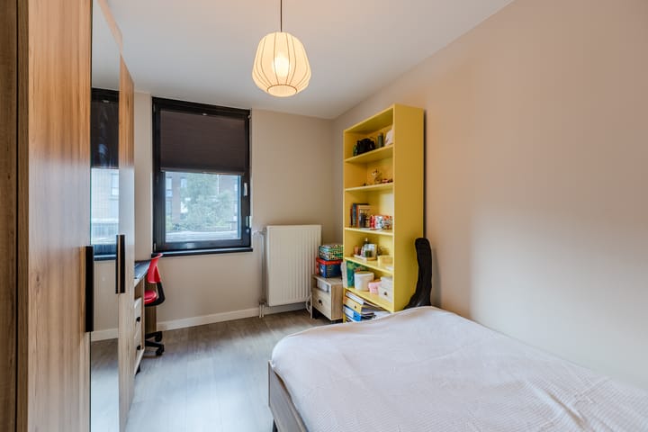 Photo 12 of Waardenburgstraat 88