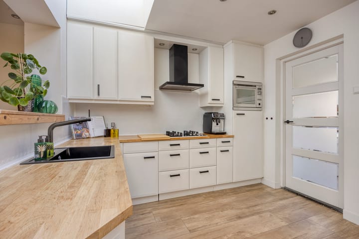 Photo 20 of Alexanderstraat 57