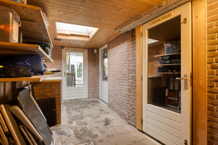 Photo 45 of Alexanderstraat 57