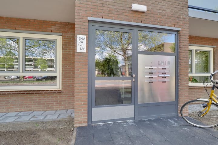 Photo 2 of Vondellaan 154