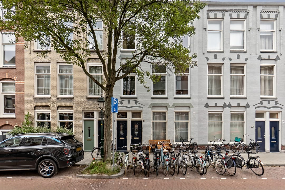 Photo 2 of Obrechtstraat 299