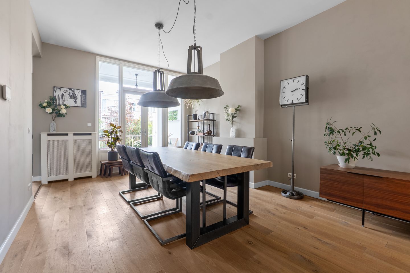 Photo 10 of Obrechtstraat 299