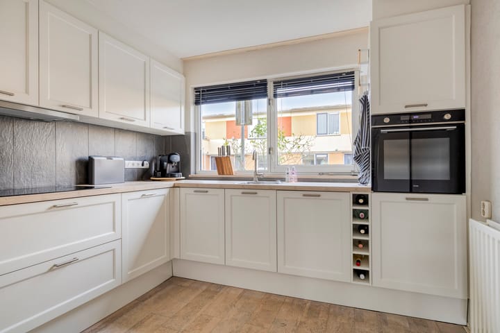 Photo 2 of Josine Reulingstraat 54