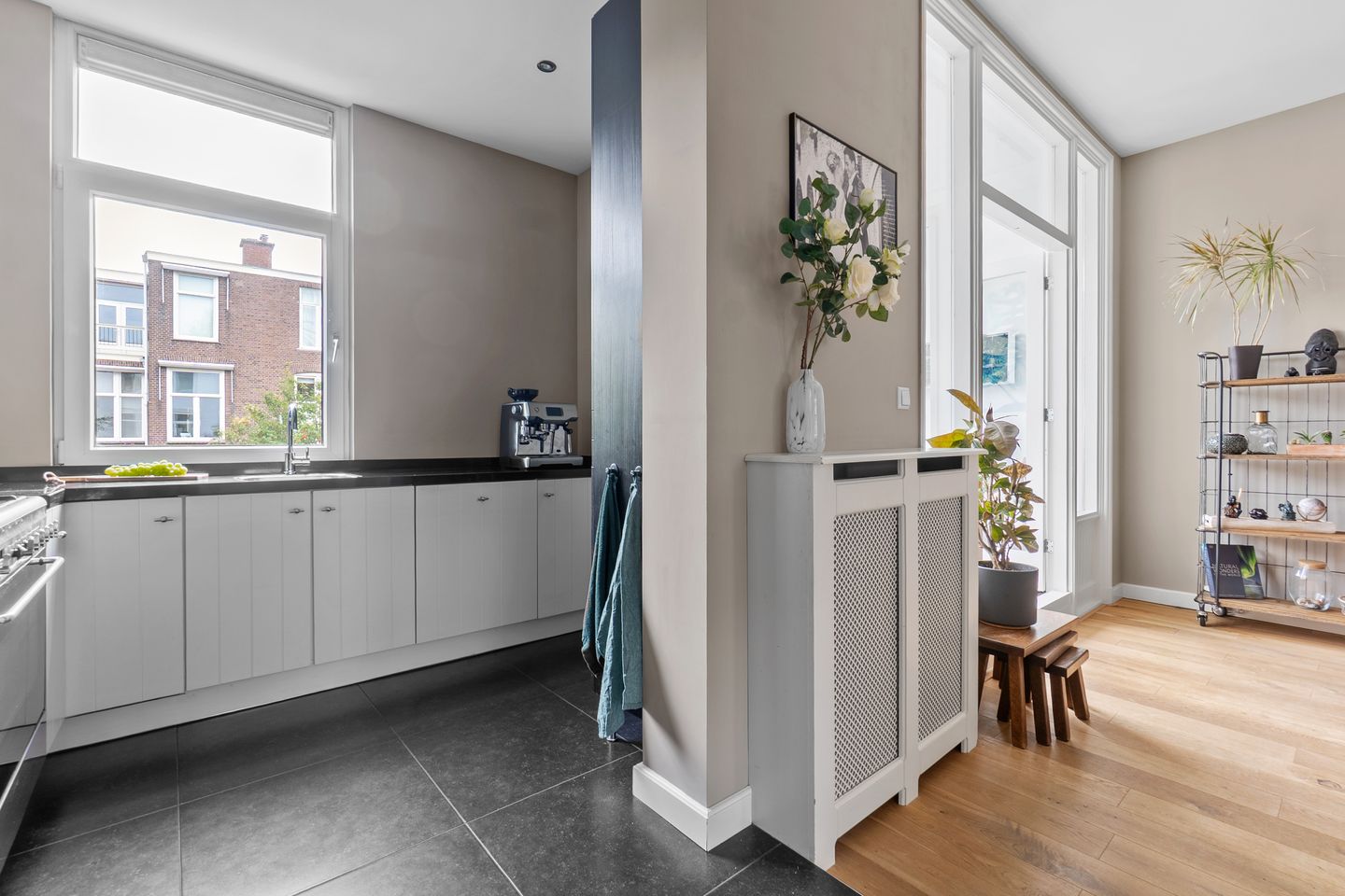 Photo 20 of Obrechtstraat 299