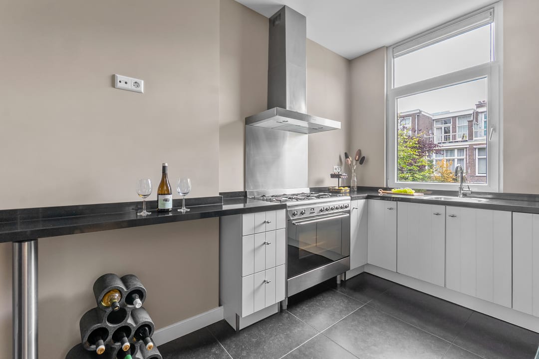 Photo 22 of Obrechtstraat 299