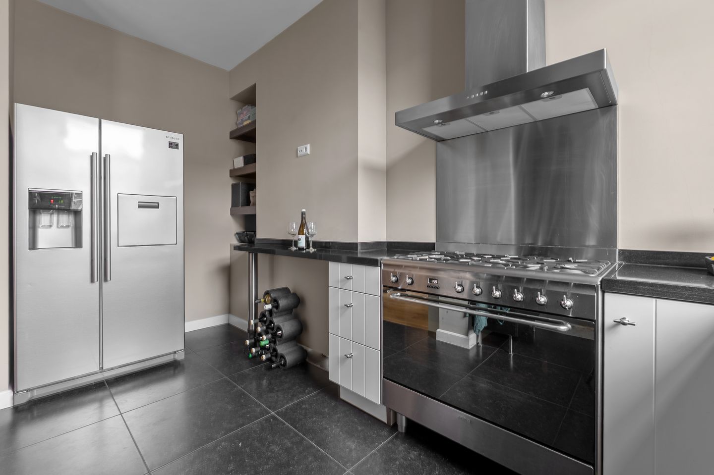 Photo 25 of Obrechtstraat 299