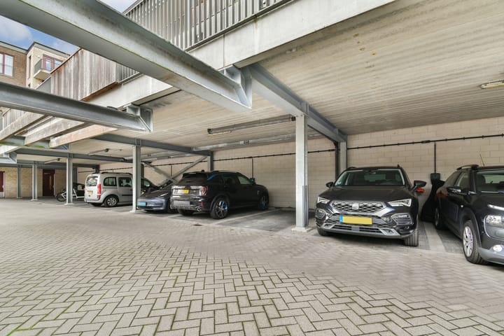 Photo 32 of Jan Tooropstraat 18