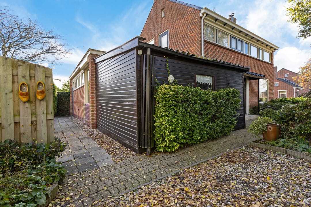 Photo 11 of H.L. Emmensweg 26