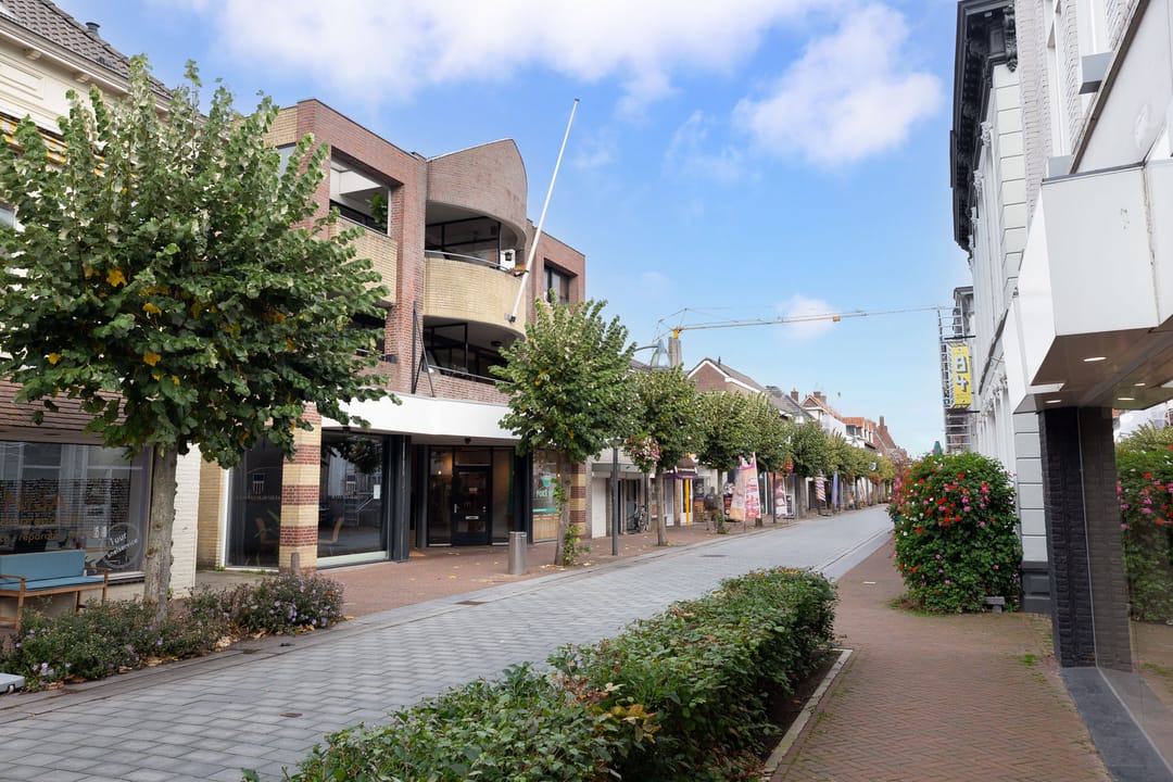 Photo 2 of Grotestraat 213-A