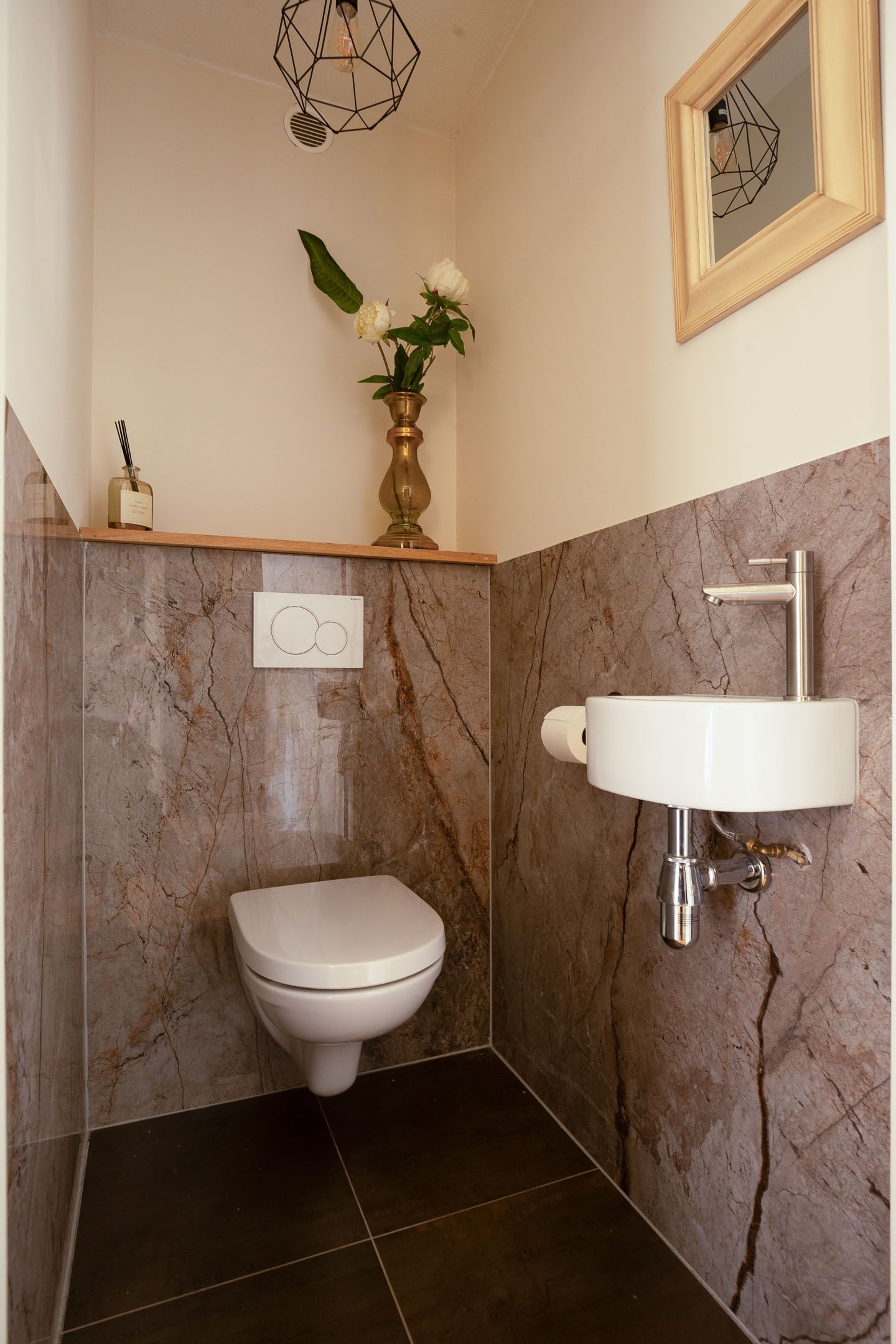 Photo 10 of Grotestraat 213-A