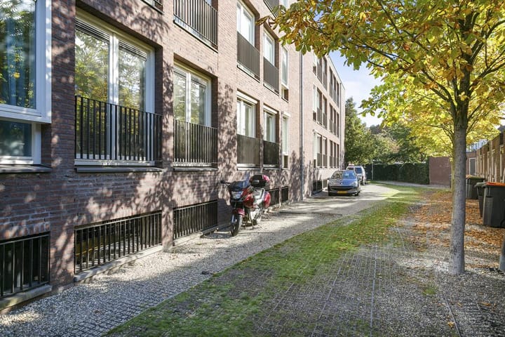 Photo 33 of Boomstraat 132-B