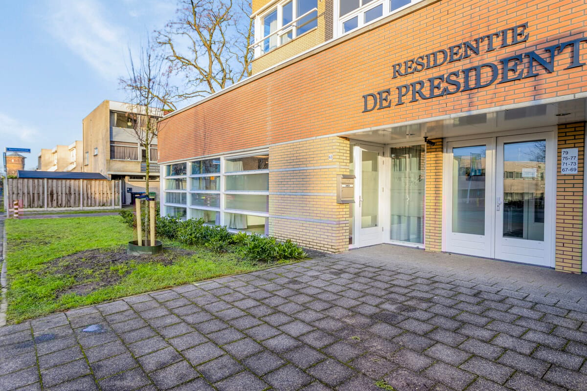 View photo 2 of Rooseveltlaan 63