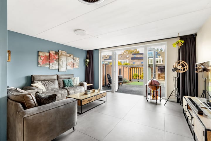 Photo 3 of Mistral 28