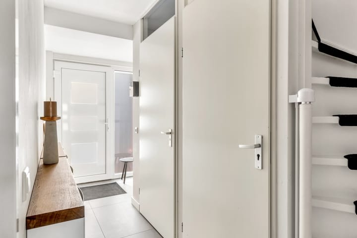 Photo 5 of Mistral 28