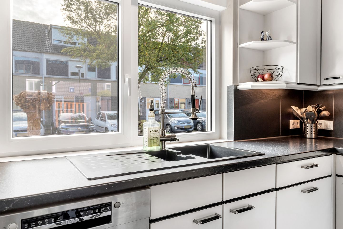 Foto 14 van Mistral 28