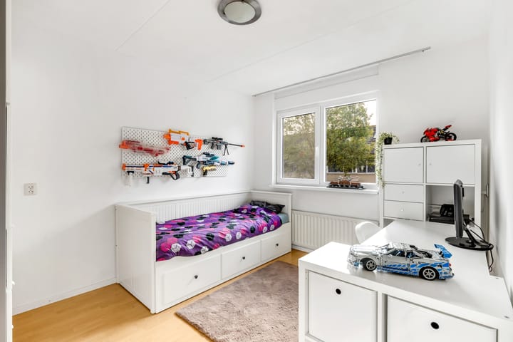 Photo 17 of Mistral 28