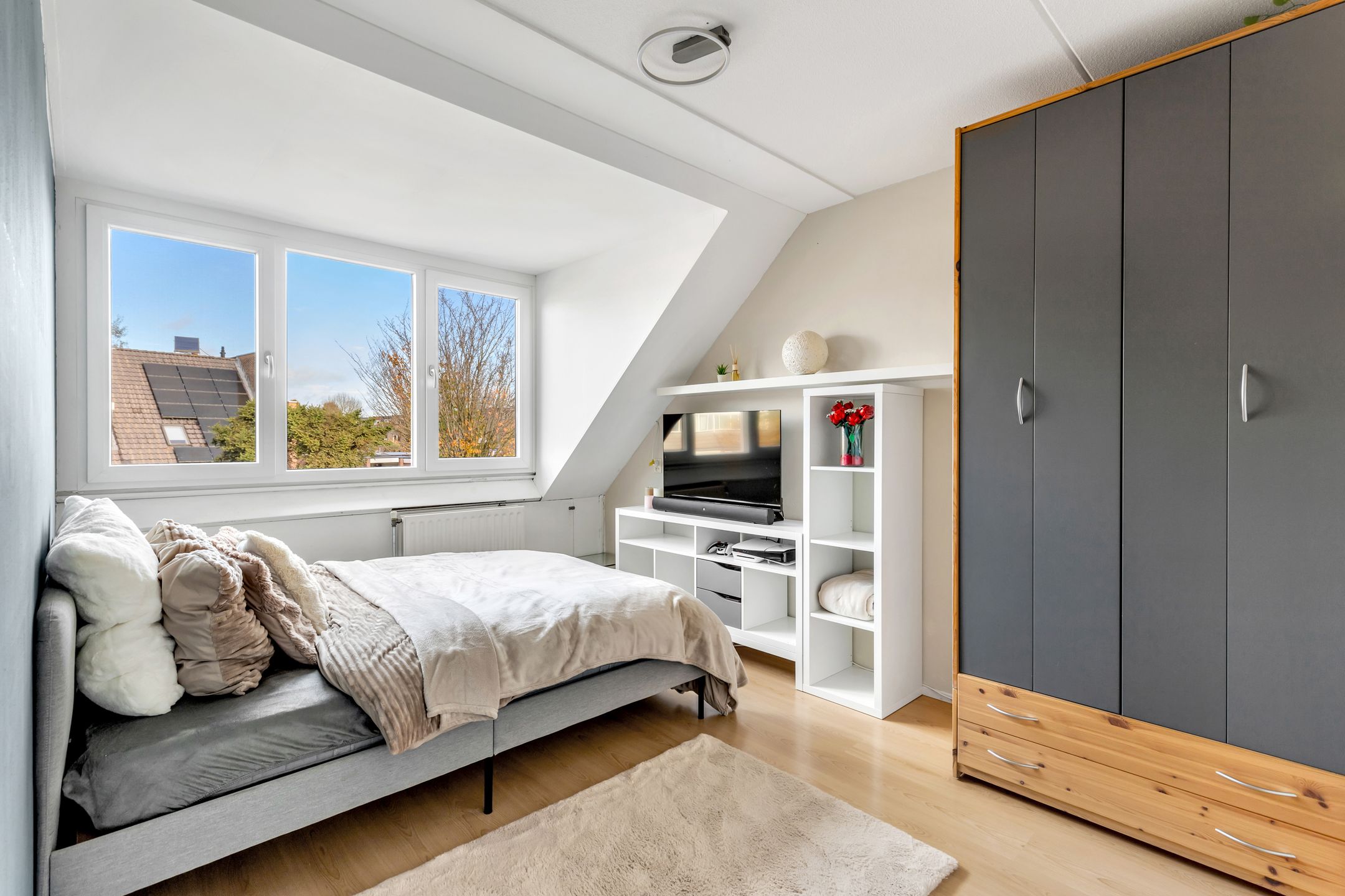 Foto 18 van Mistral 28