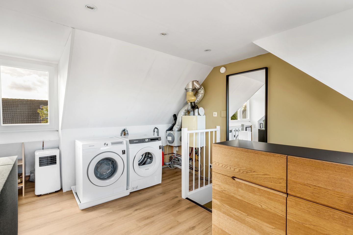 Foto 25 van Mistral 28