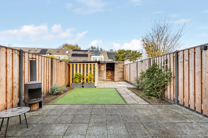 Photo 27 of Mistral 28