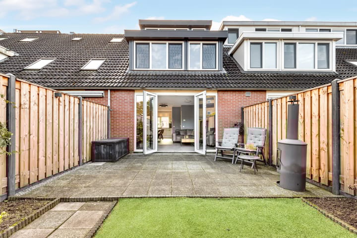 Photo 31 of Mistral 28