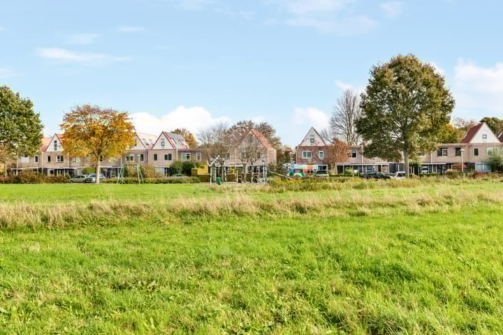 Photo 35 of Mistral 28