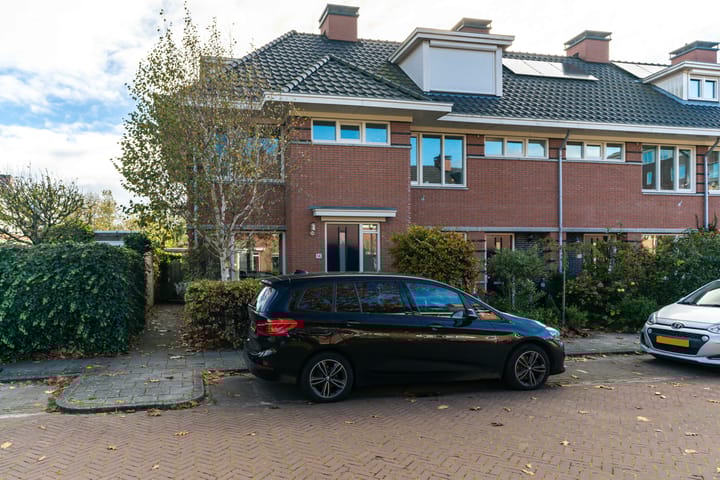 Burgemeester Van der Hoevenlaan 14 main image