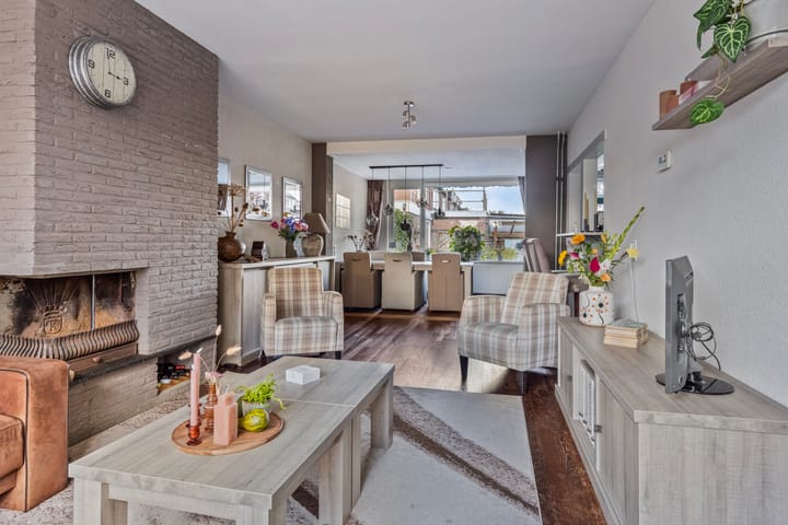 Photo 10 of Albert Schweitzerstraat 32