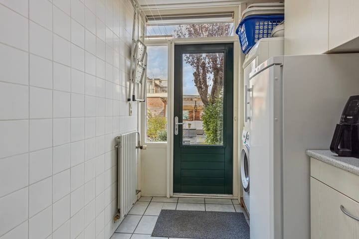 Photo 17 of Albert Schweitzerstraat 32