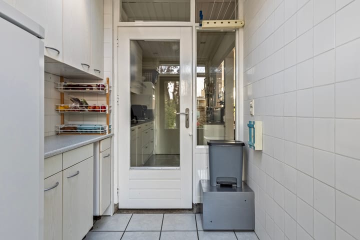 Photo 18 of Albert Schweitzerstraat 32