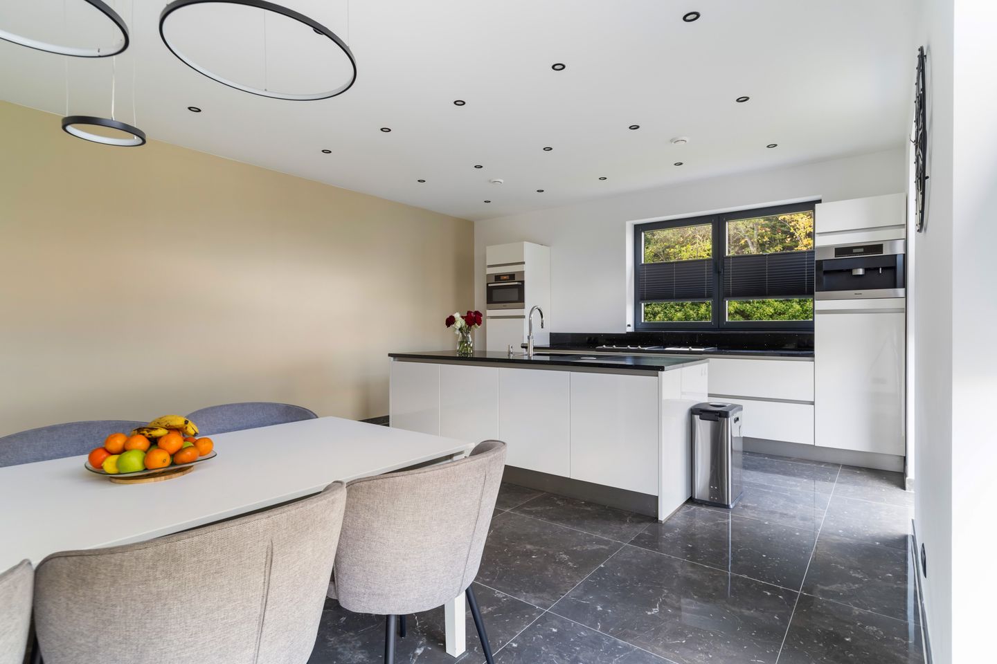 Foto 25 van Casembrootlaan 5-C