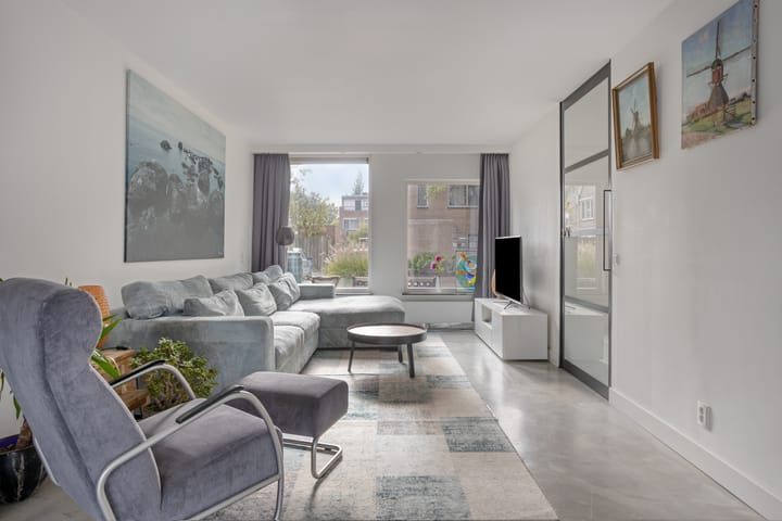 Photo 10 of Christinastraat 6