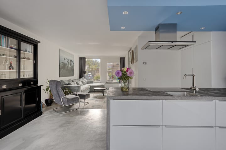 Photo 15 of Christinastraat 6