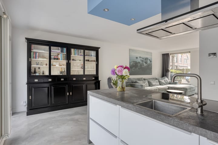 Photo 17 of Christinastraat 6