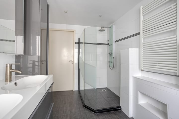 Photo 28 of Christinastraat 6