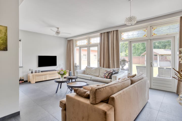 Photo 3 of Terheijdenseweg 410