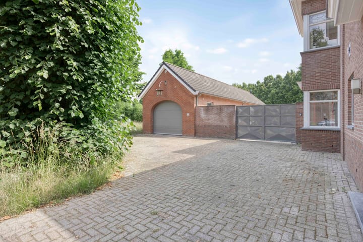 Photo 33 of Terheijdenseweg 410