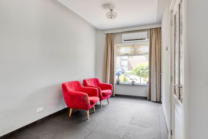 Photo 10 of Terheijdenseweg 410