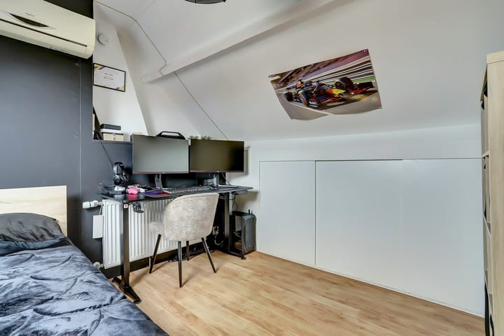 Foto 28 van Esdoornstraat 11