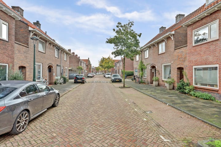 Foto 36 van Esdoornstraat 11