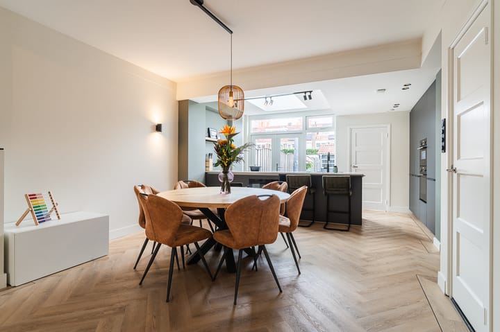 Foto 13 van Esschestraat 16