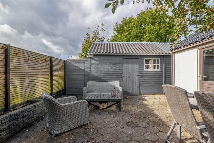 Photo 5 of Middenstraat 2