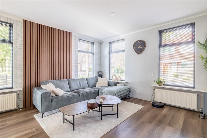 Foto 11 van Middenstraat 2