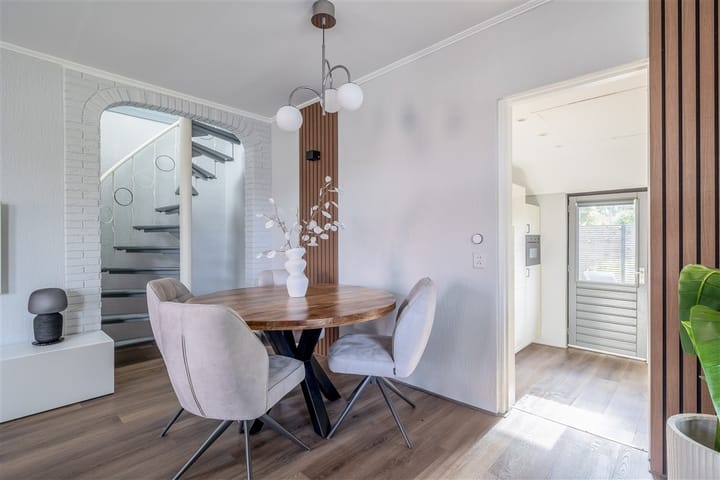 Foto 15 van Middenstraat 2