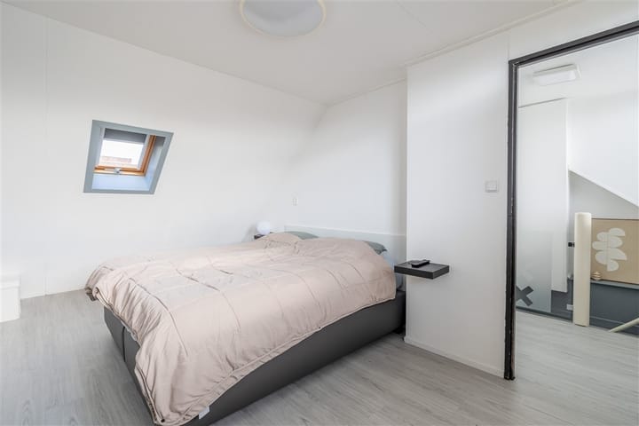 Foto 23 van Middenstraat 2