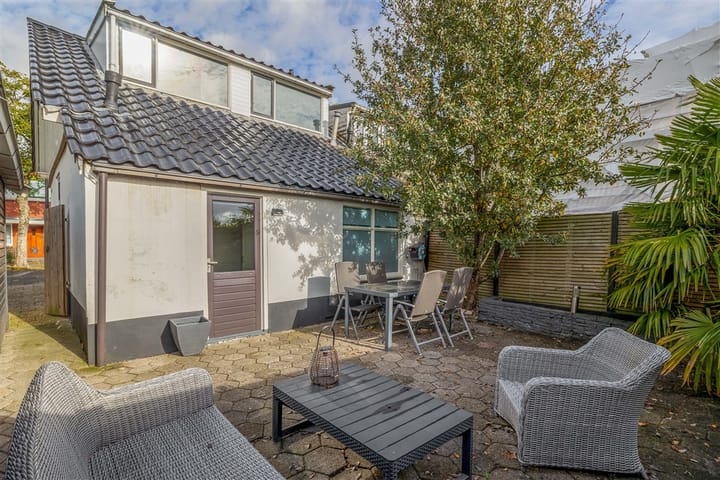 Foto 26 van Middenstraat 2