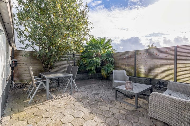 Foto 27 van Middenstraat 2