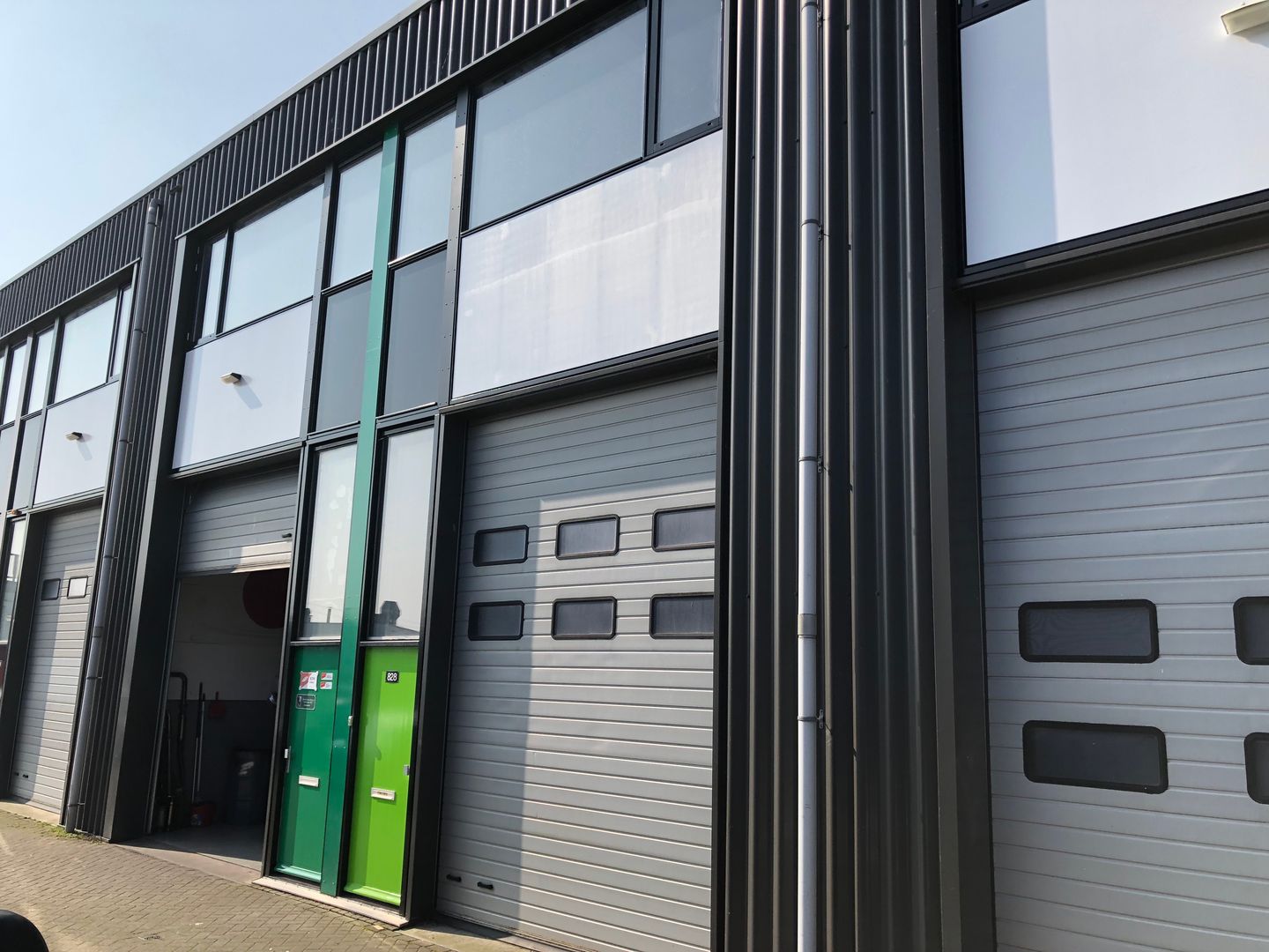 View photo 1 of Aventurijn 828